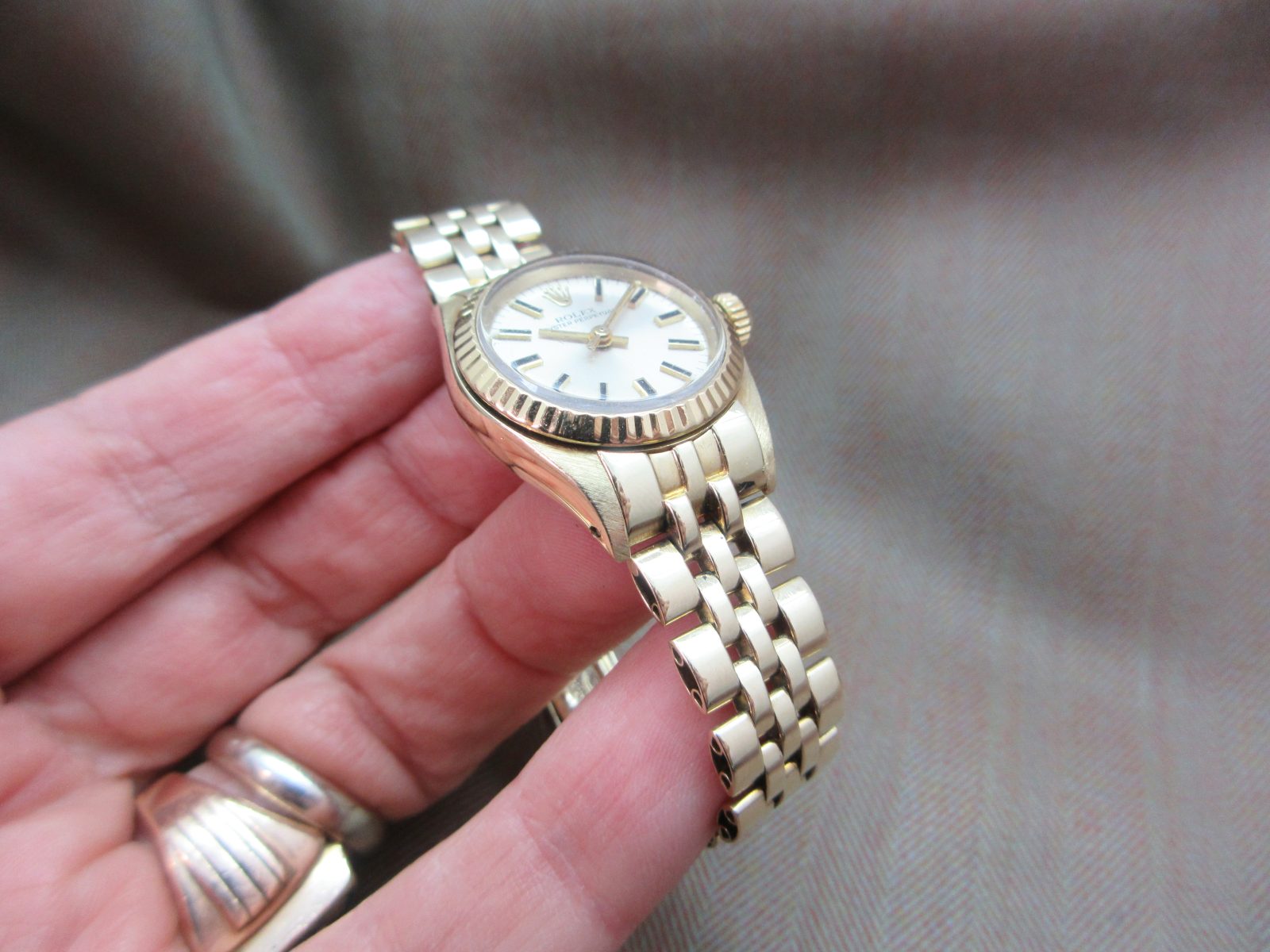Rolex Vintage Ladies 6719 14k Gold - Image 3