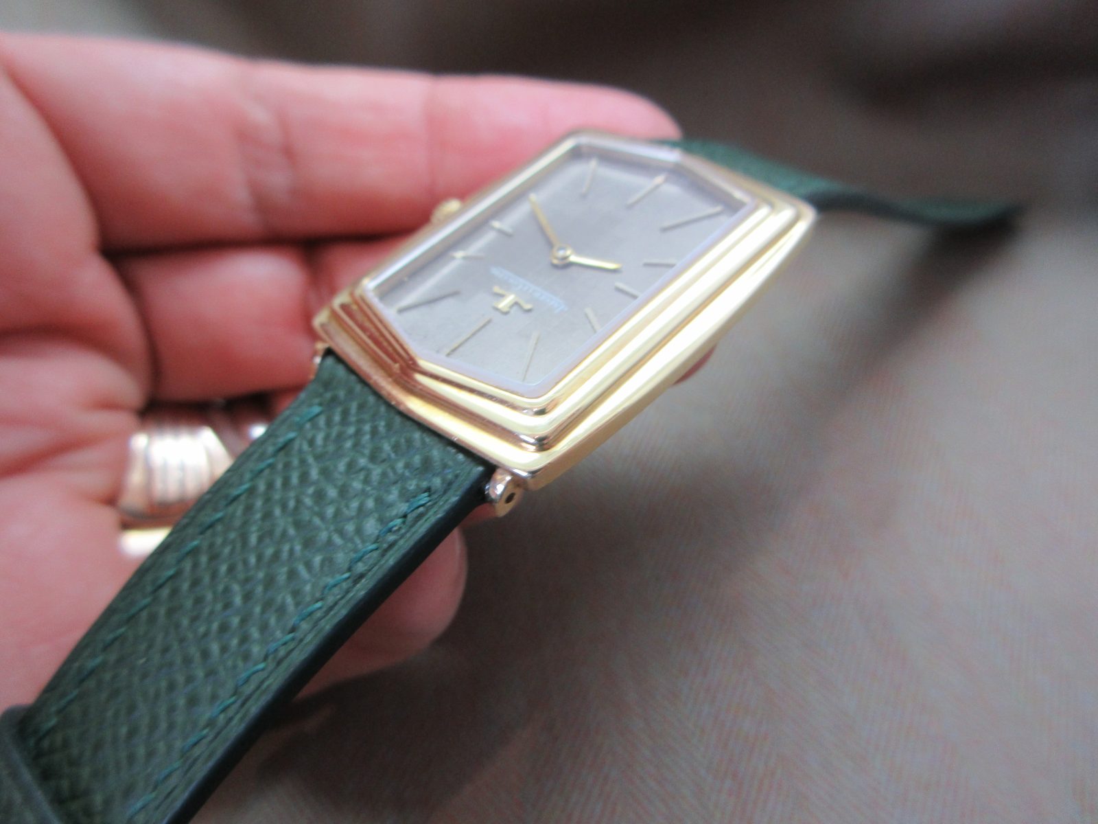 Jaeger-LeCoultre Vintage 18k Hexagon Mosaic Dial - Image 5