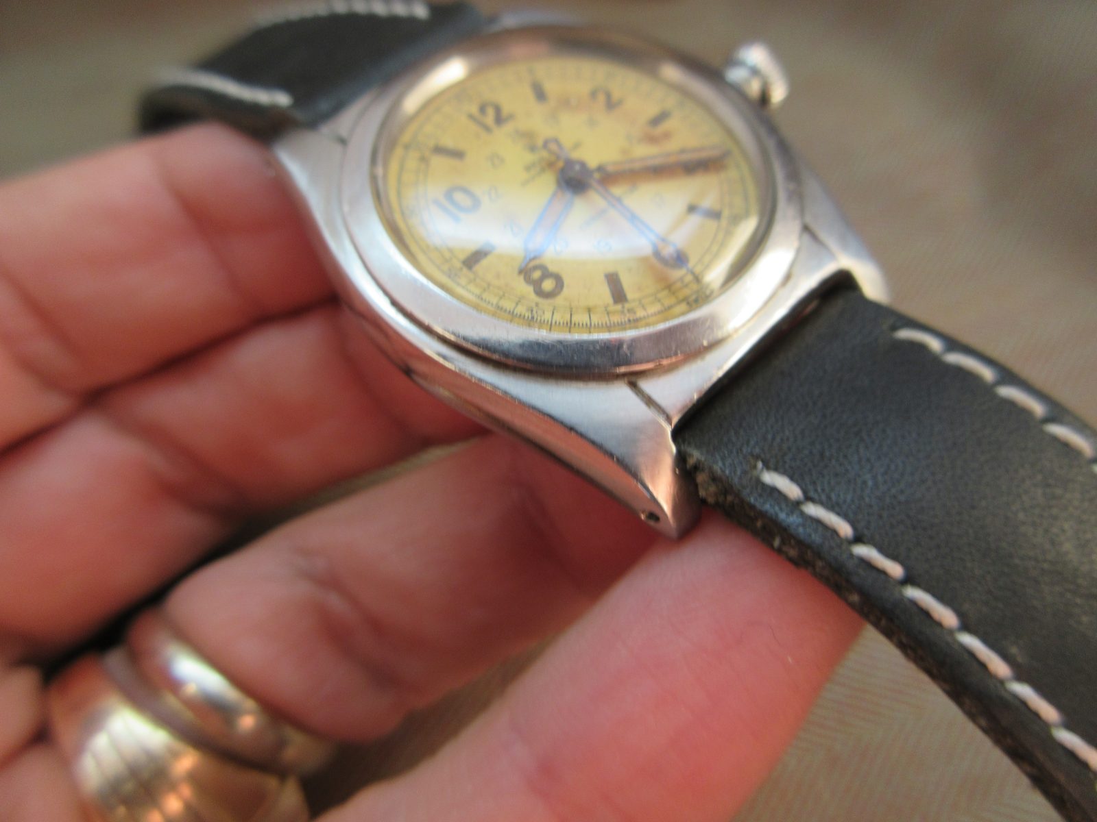 Rolex Vintage Steel Bubbleback 2940 Rare Salmon 24-Hour Dial - Image 4