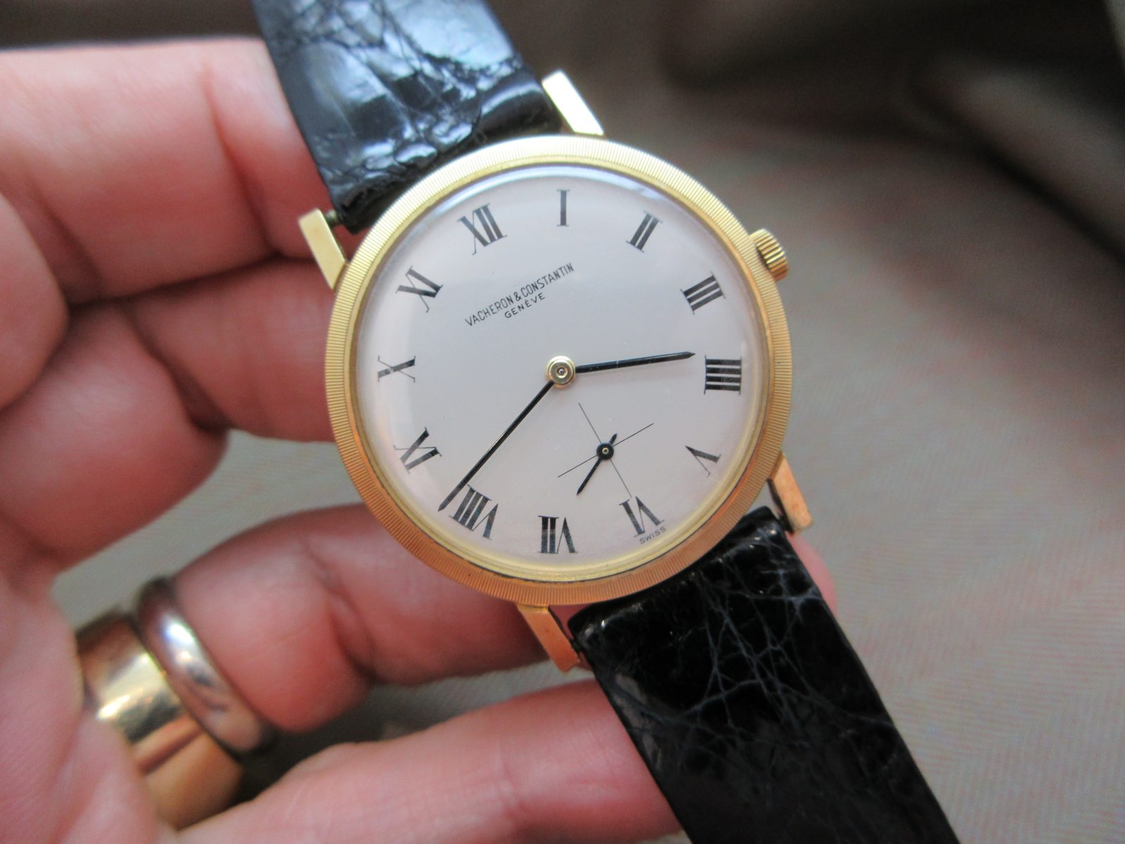 Vacheron Constantin Vintage 1960s 18k Ultra-Thin 6405 with Original Papers - Image 2