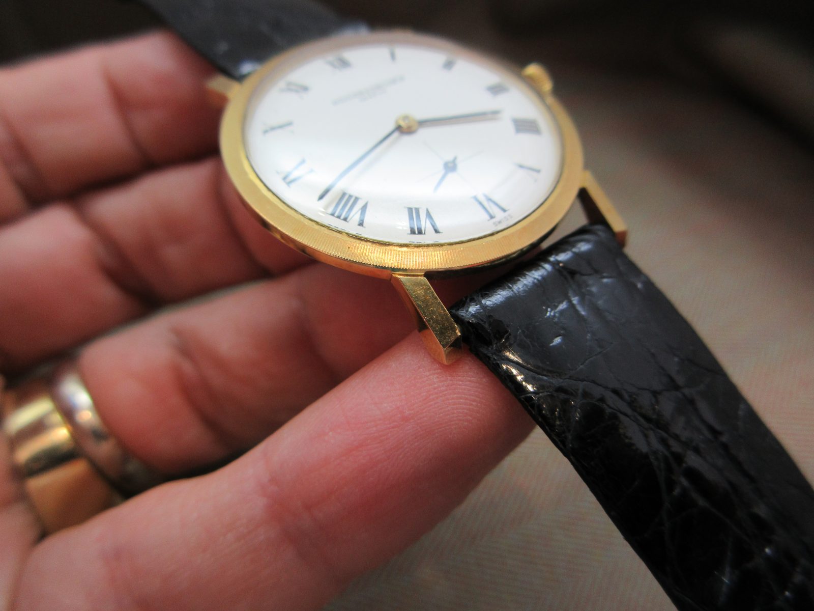 Vacheron Constantin Vintage 1960s 18k Ultra-Thin 6405 with Original Papers - Image 3
