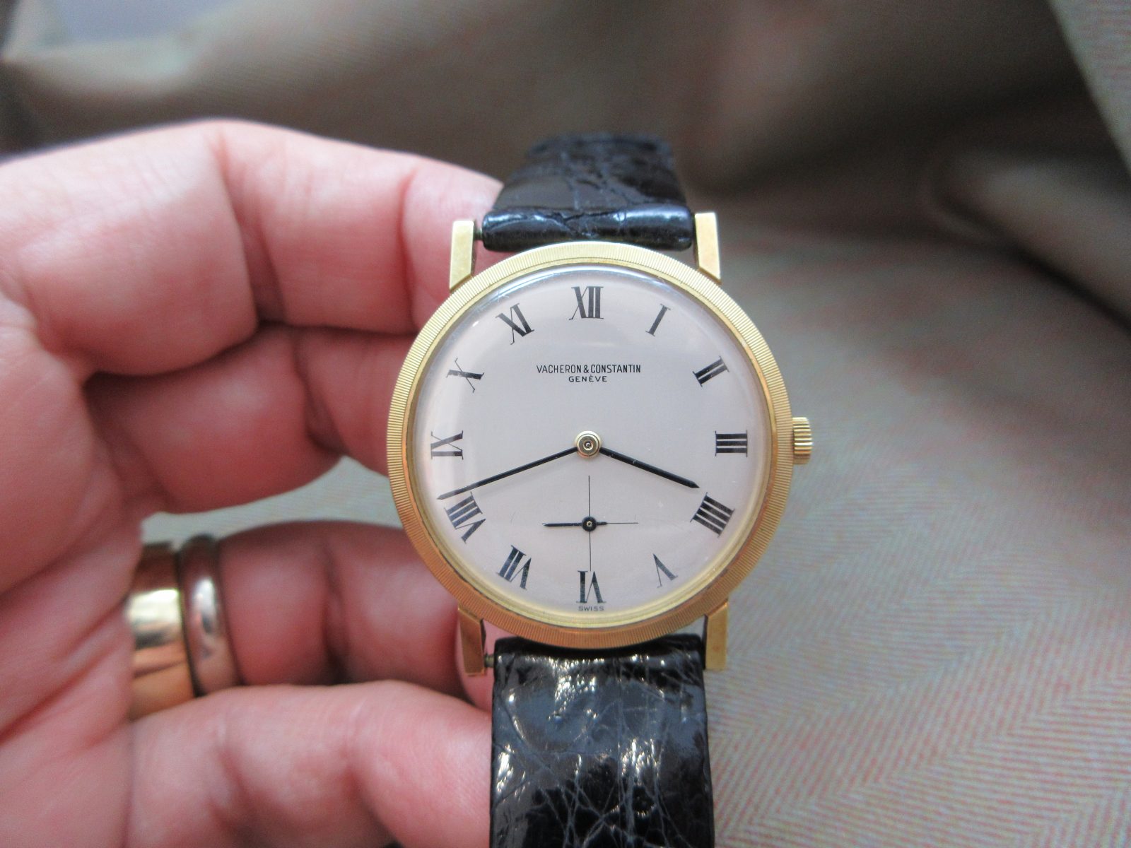 Vacheron Constantin Vintage 1960s 18k Ultra-Thin 6405 with Original Papers - Image 8