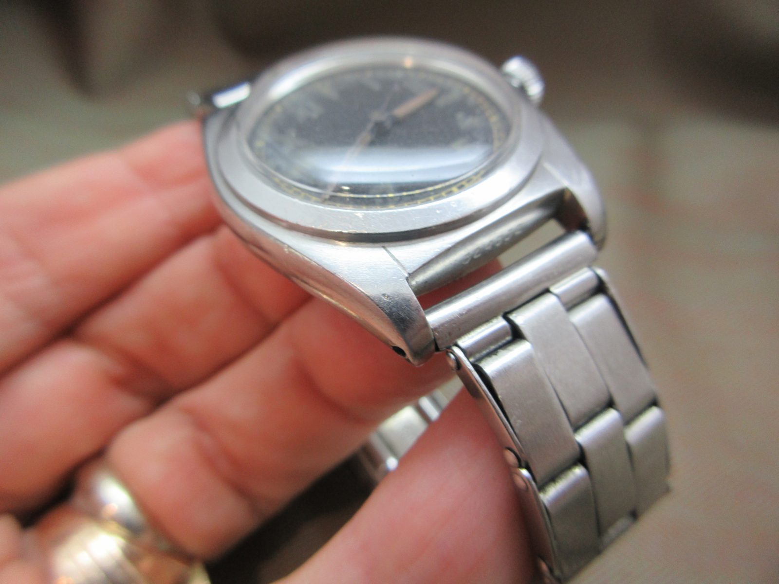 Rolex Vintage Bubbleback Radium Dial on Clement UK Expandable Bracelet, 1940s - Image 5