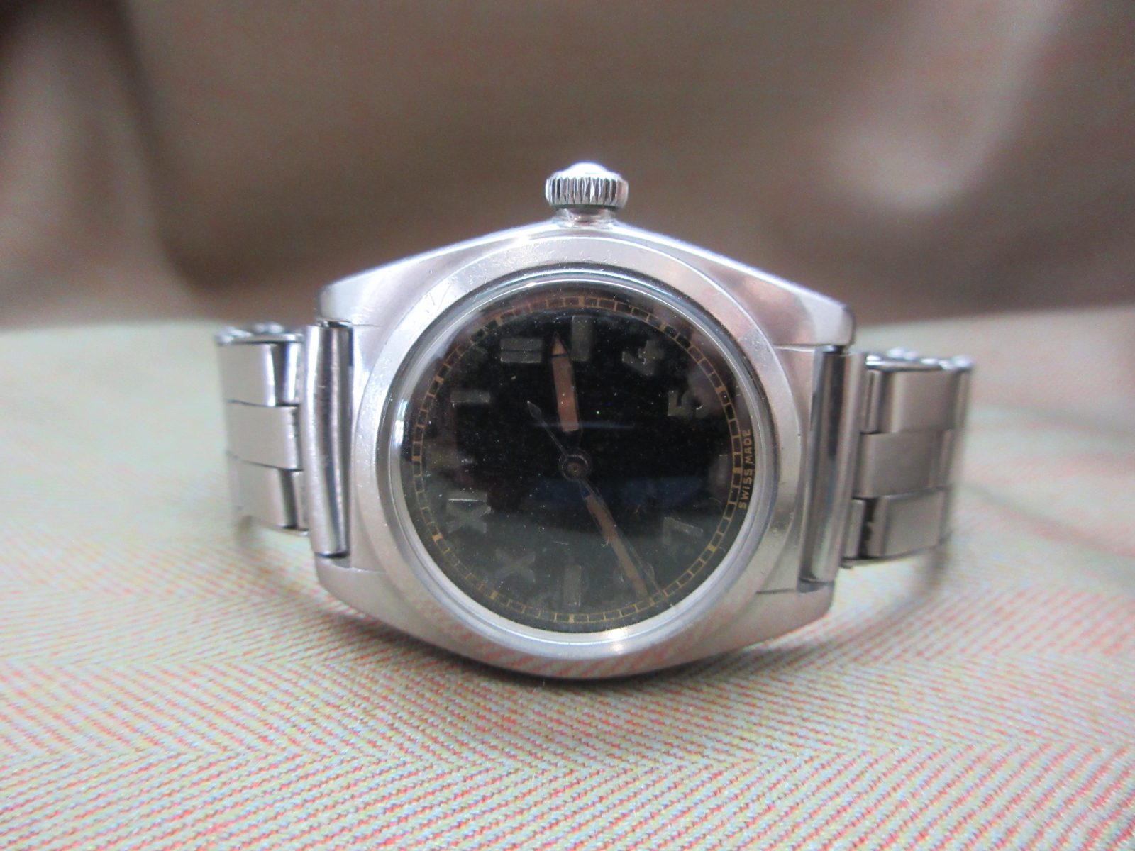 Rolex Vintage Bubbleback Radium Dial on Clement UK Expandable Bracelet, 1940s - Image 3
