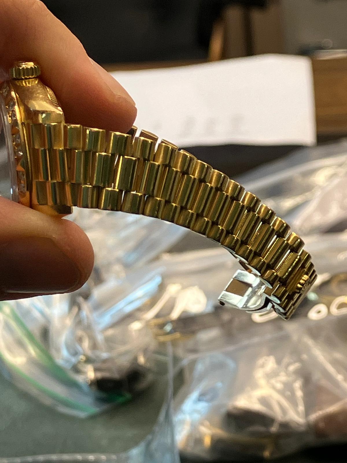 Rolex Vintage 18k Ladies President 79258 Pyramid Dial & Bezel - Image 8
