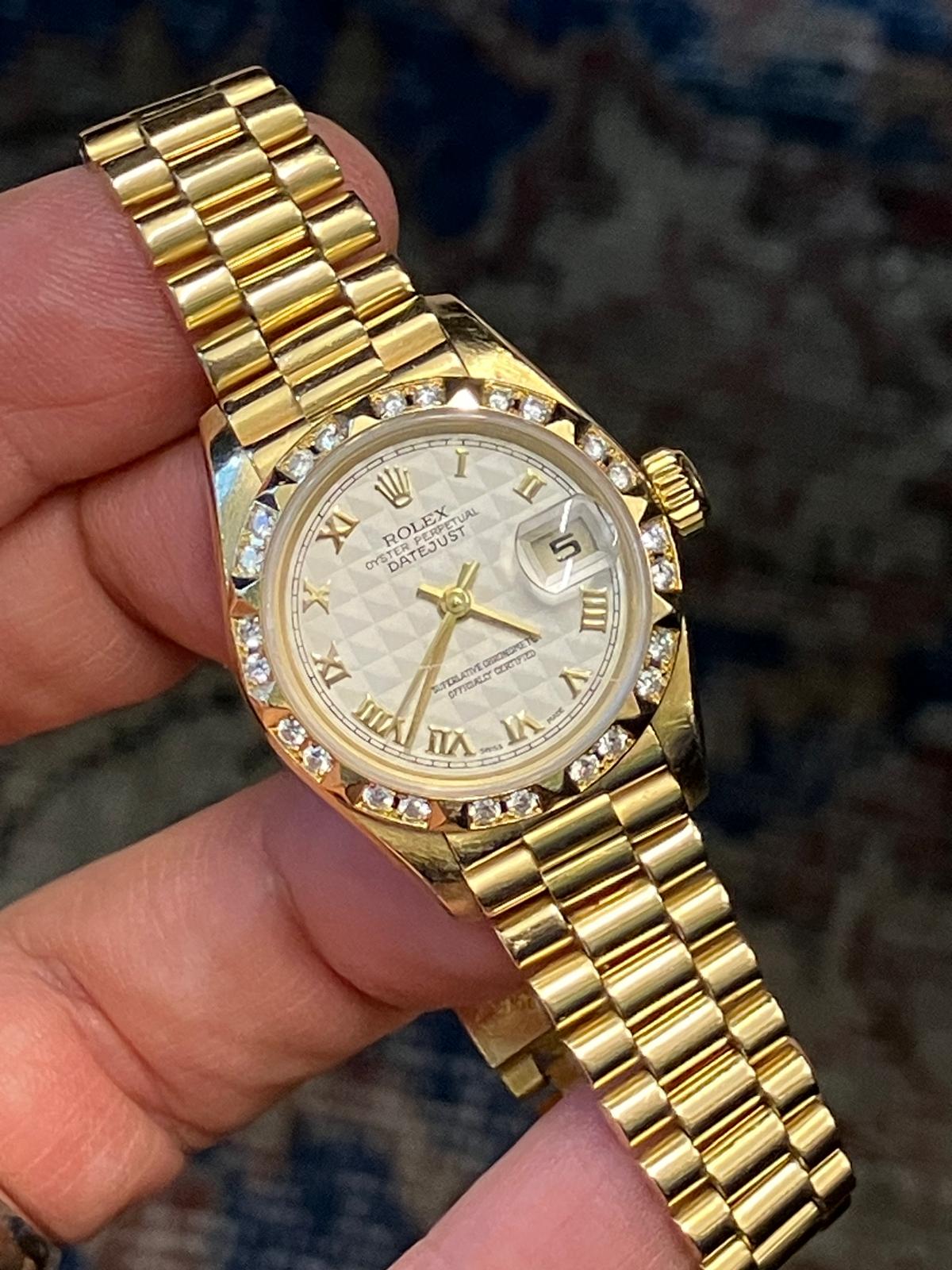 Rolex Vintage 18k Ladies President 79258 Pyramid Dial & Bezel - Image 2