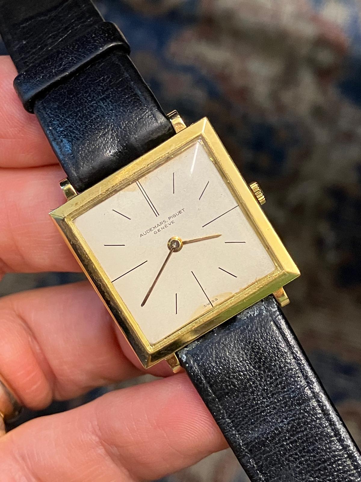 Audemars Piguet vintage Carrè 18k wind with Original 18k Buckle & Box - Image 2