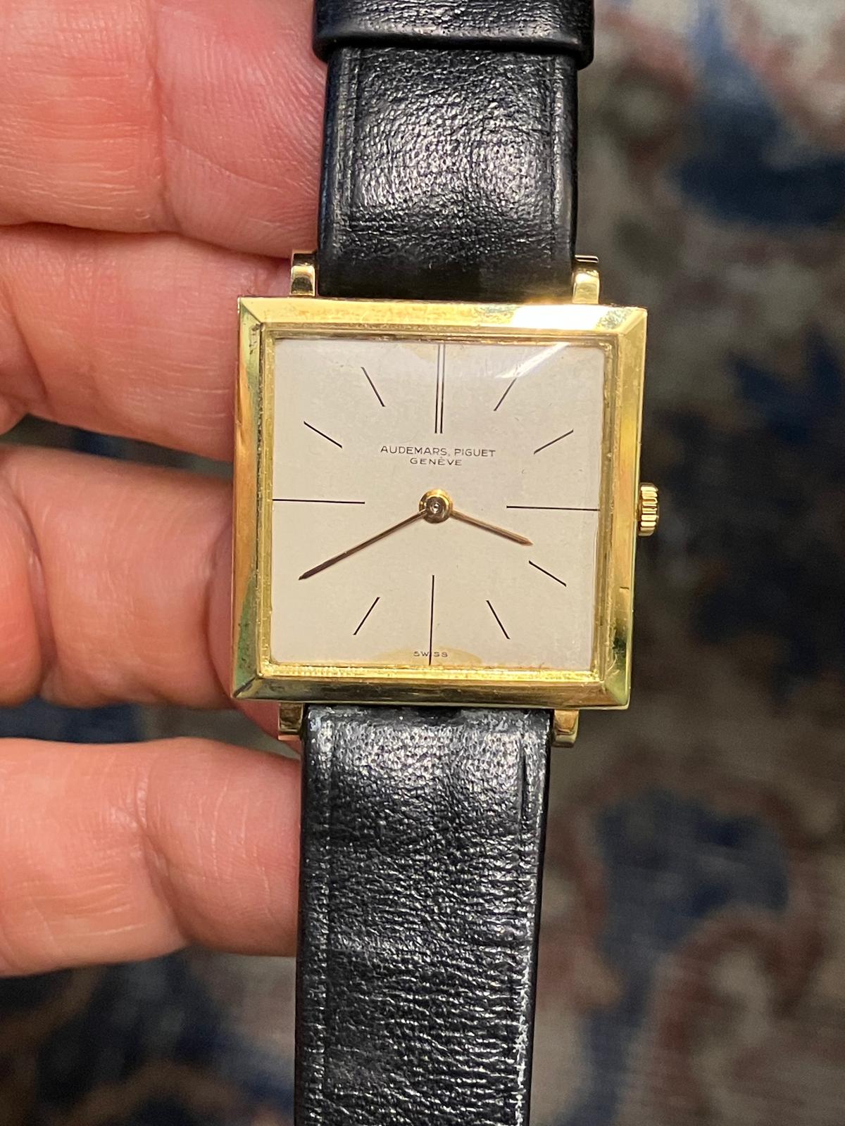 Audemars Piguet vintage Carrè 18k wind with Original 18k Buckle & Box - Image 3