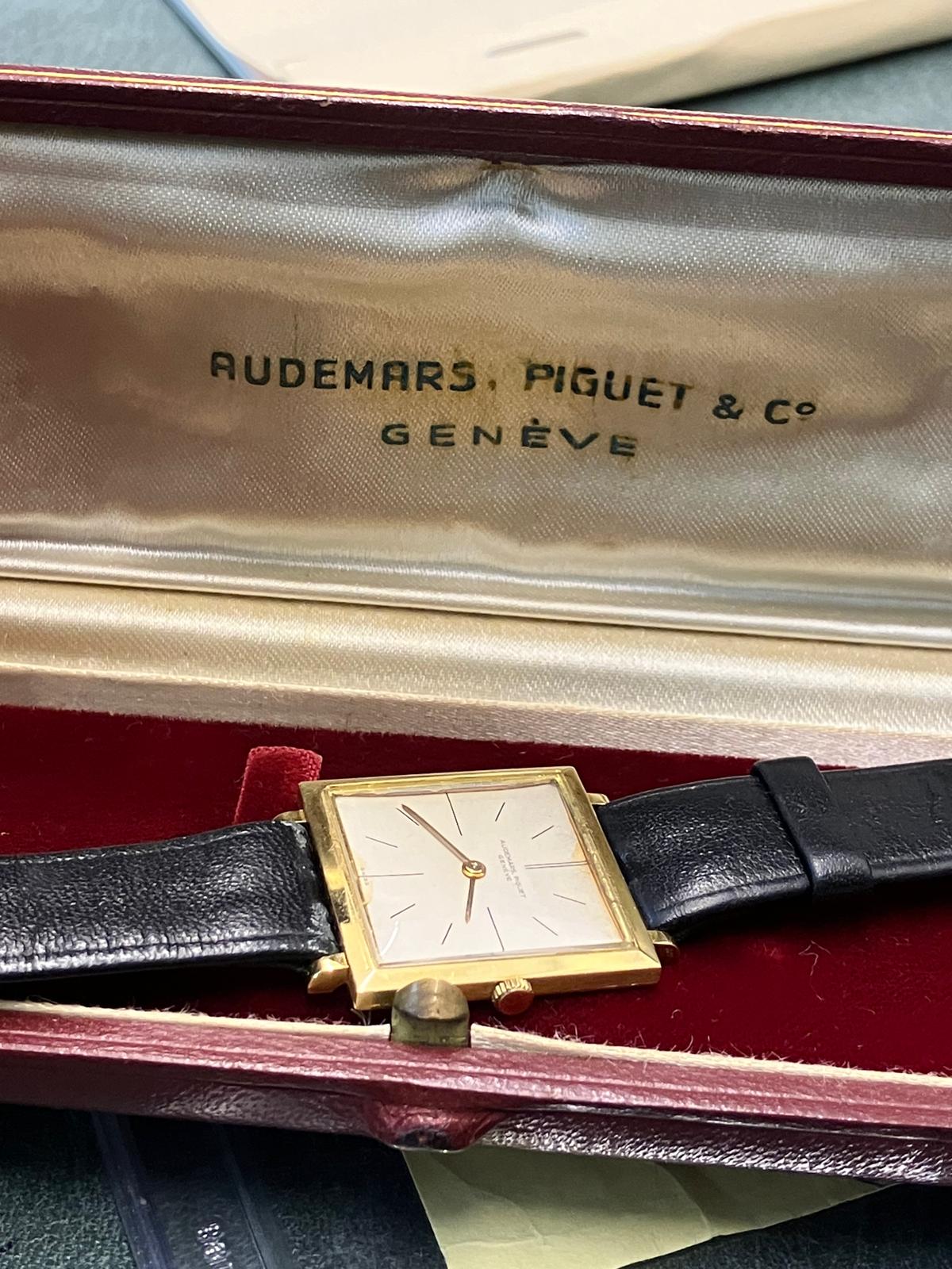 Audemars Piguet vintage Carrè 18k wind with Original 18k Buckle & Box - Image 7