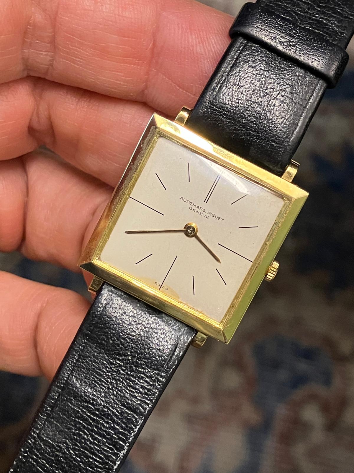 Audemars Piguet vintage Carrè 18k wind with Original 18k Buckle & Box - Image 4
