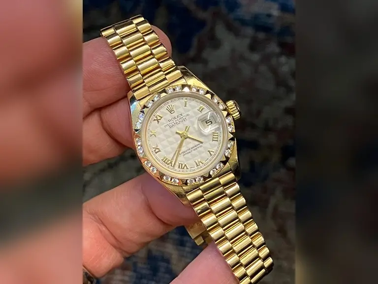 Rolex Vintage 18k Ladies President 79258 Pyramid Dial & Bezel